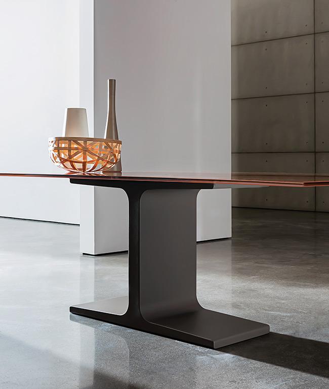 SOVET PALACE TABLE