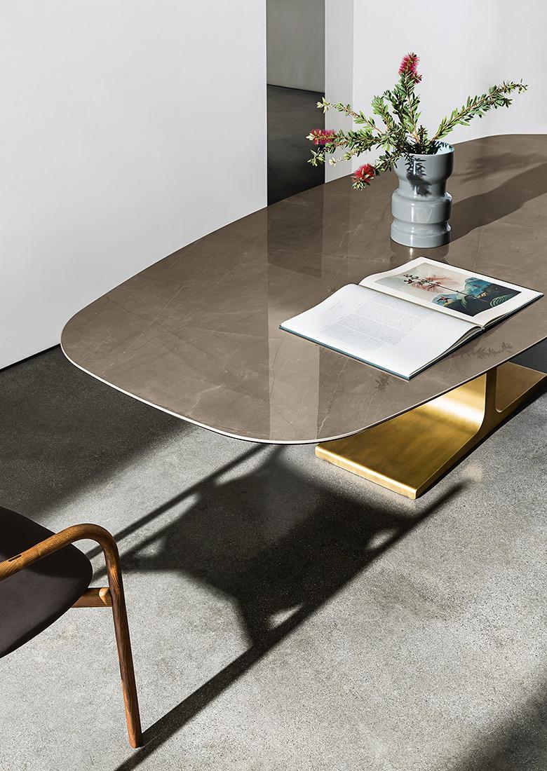 SOVET PALACE SHAPED TABLE